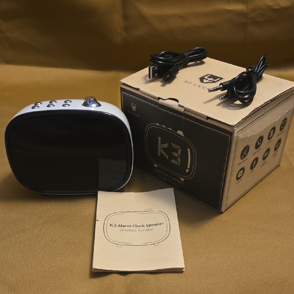 BETNEW K3 Alarm Clock Speaker with Wireless Function